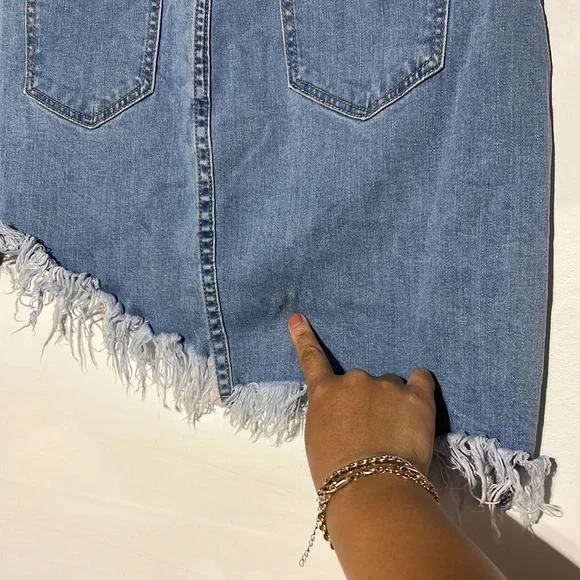 Papaya High-Rise Asymmetrical Frayed Medium Wash Denim Skirt Size Large - Picture 6 of 8